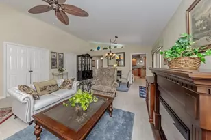 525 Clubside Cir, Venice, FL 34293 - Photo 7