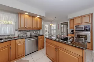525 Clubside Cir, Venice, FL 34293 - Photo 13