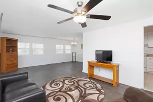 610 Delphinium Dr, Venice, FL 34293 - Photo 9