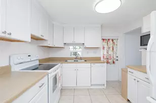 610 Delphinium Dr, Venice, FL 34293 - Photo 5