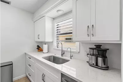 521 W Venice Avenue #16, Venice, FL 34285 - Photo 13