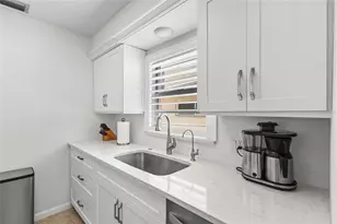 521 W Venice Ave, Venice, FL 34285 - Photo 13