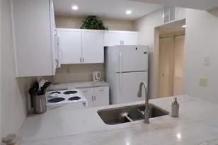 622 Bird Bay Dr S, Venice, FL 34285 - Photo 3