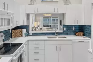 9320 Clubside Circle S, Sarasota, FL 34238 - Photo 15