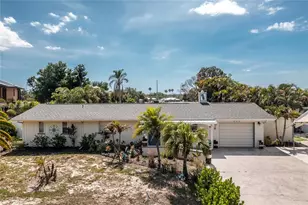 625 Sandpiper Ln, Nokomis, FL 34275 - Photo 1
