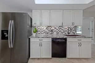 1007 River Oaks Ct, Venice, FL 34293 - Photo 17