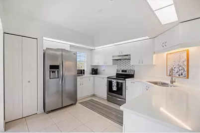 801 Montrose Drive #202, Venice, FL 34293 - Photo 5