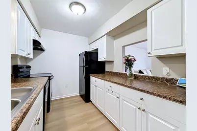 5507 Fountain Lake Circle #B206, Bradenton, FL 34207 - Photo 13
