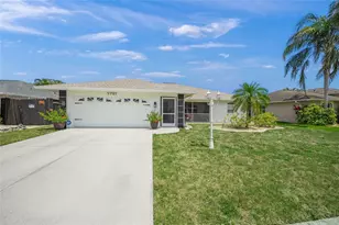 7727 36th Ln E, Sarasota, FL 34243 - Photo 3