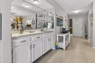 360 3 Lakes Ln, Venice, FL 34285 - Photo 5