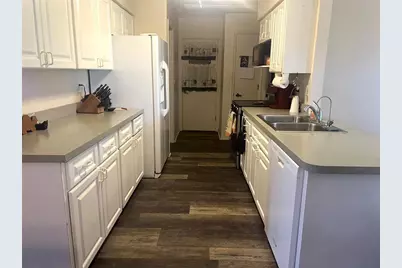 221 S Venice Boulevard, Venice, FL 34293 - Photo 11