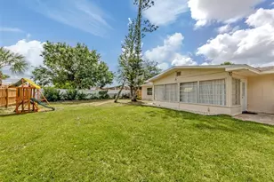 929 Cypress Ave, Venice, FL 34285 - Photo 33