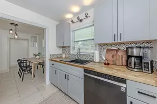 929 Cypress Ave, Venice, FL 34285 - Photo 5