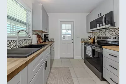 929 Cypress Avenue, Venice, FL 34285 - Photo 17