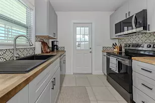 929 Cypress Ave, Venice, FL 34285 - Photo 17