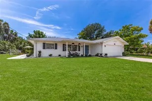 1417 Terrace Dr, Venice, FL 34285 - Photo 3