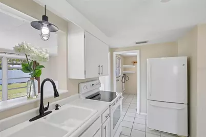 681 Palmetto Drive, Venice, FL 34293 - Photo 9