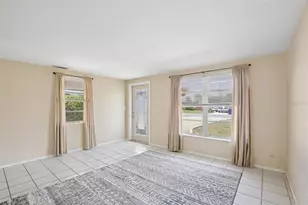 681 Palmetto Dr, Venice, FL 34293 - Photo 5