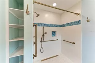 2317 S Tuttle Ave, Sarasota, FL 34239 - Photo 25