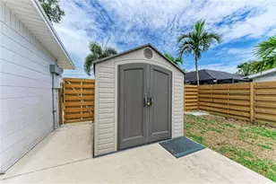 2317 S Tuttle Ave, Sarasota, FL 34239 - Photo 43