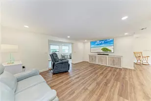 2317 S Tuttle Ave, Sarasota, FL 34239 - Photo 15