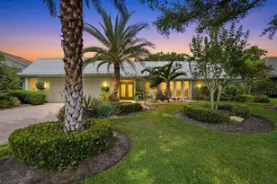 272 Four Knot Ln, Osprey, FL 34229 - Photo 3