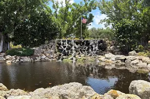 622 Bird Bay Dr S, Venice, FL 34285 - Photo 3