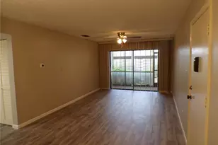 622 Bird Bay Dr S, Venice, FL 34285 - Photo 5
