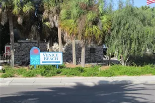 622 Bird Bay Dr S, Venice, FL 34285 - Photo 17