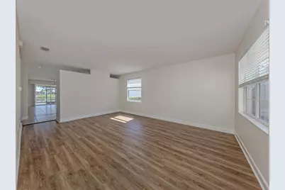 11626 Dancing River Drive, Venice, FL 34292 - Photo 5
