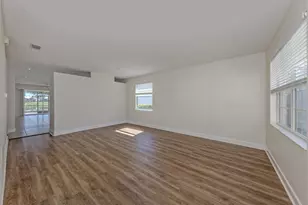 11626 Dancing River Dr, Venice, FL 34292 - Photo 5