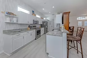 1102 Southlake Ct, Venice, FL 34285 - Photo 7