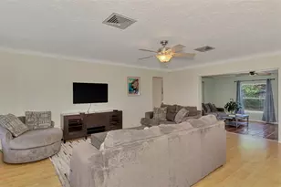 3078 Spencer Ln, Sarasota, FL 34239 - Photo 9