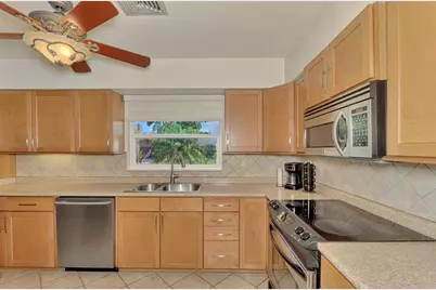 3078 Spencer Lane, Sarasota, FL 34239 - Photo 19