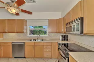 3078 Spencer Ln, Sarasota, FL 34239 - Photo 19