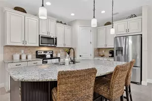 12020 Tapestry Ln, Venice, FL 34293 - Photo 9