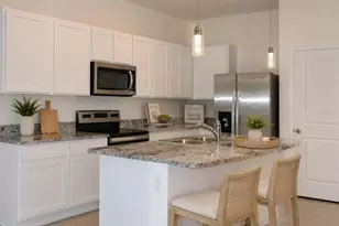8748 Milestone Dr, Sarasota, FL 34238 - Photo 5