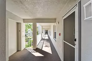 9330 Clubside Cir, Sarasota, FL 34238 - Photo 29