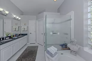 417 Pebble Creek Ct, Venice, FL 34285 - Photo 17