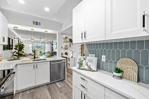 437 Cerromar Ln, Venice, FL 34293 - Photo 5