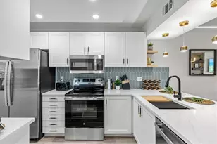 437 Cerromar Ln, Venice, FL 34293 - Photo 3