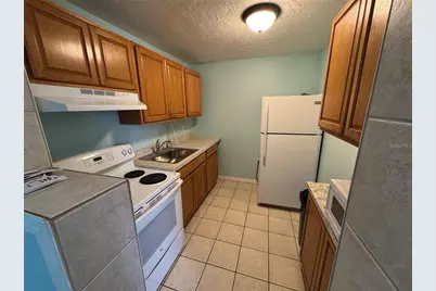 104 Base Avenue W #D, Venice, FL 34285 - Photo 3