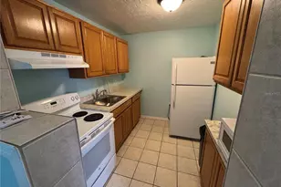 104 Base Ave W, Venice, FL 34285 - Photo 3