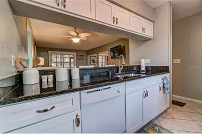 111 Airport Avenue W #107, Venice, FL 34285 - Photo 3