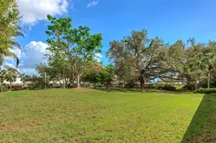 130 Southampton Pl, Venice, FL 34293 - Photo 33