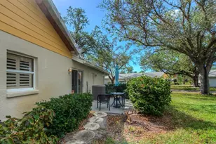 130 Southampton Pl, Venice, FL 34293 - Photo 27