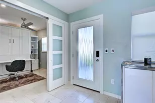 885 White Cap Cir, Venice, FL 34285 - Photo 9