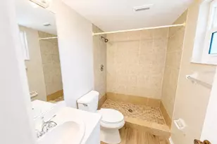 211 Rubens Dr, Nokomis, FL 34275 - Photo 17