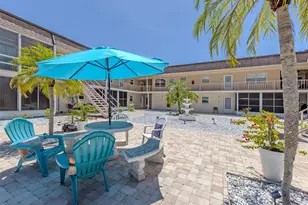 537 Manatee Ct, Venice, FL 34285 - Photo 1