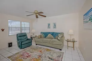 537 Manatee Ct, Venice, FL 34285 - Photo 7